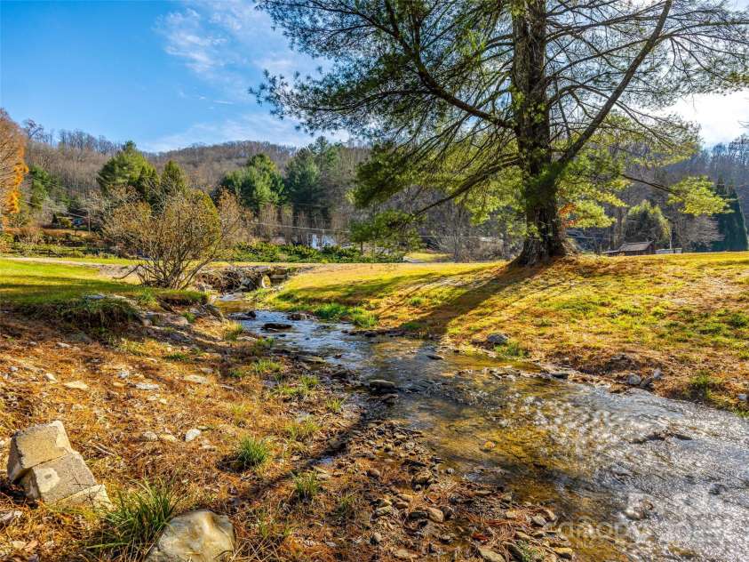 422 Battle Creek Road, Horse Shoe, NC 28742.  MLS# CAR4322878, YatesRealty ID 2196. 