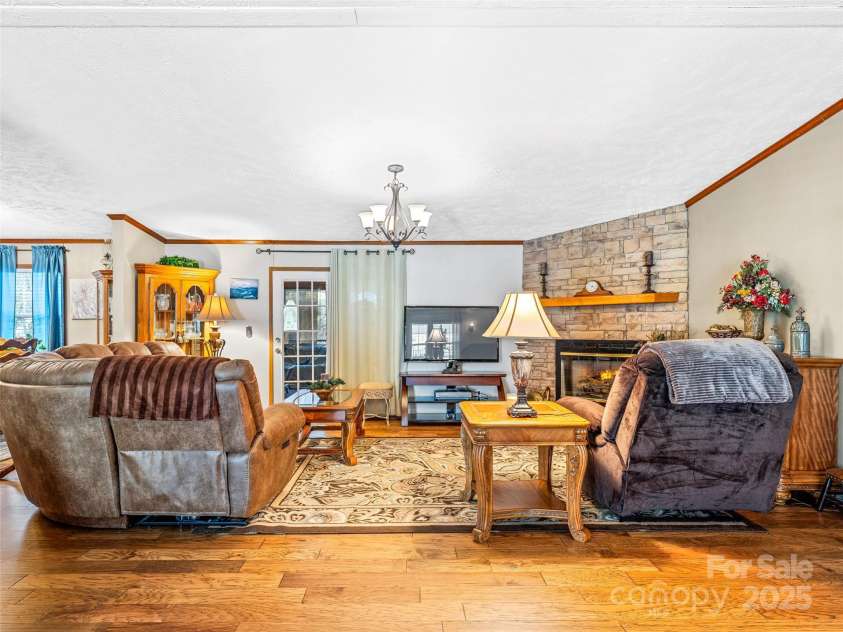 422 Battle Creek Road, Horse Shoe, NC 28742.  MLS# CAR4322878, YatesRealty ID 2196. 