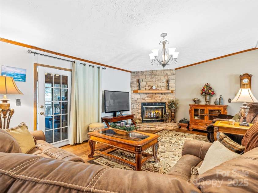 422 Battle Creek Road, Horse Shoe, NC 28742.  MLS# CAR4322878, YatesRealty ID 2196. 