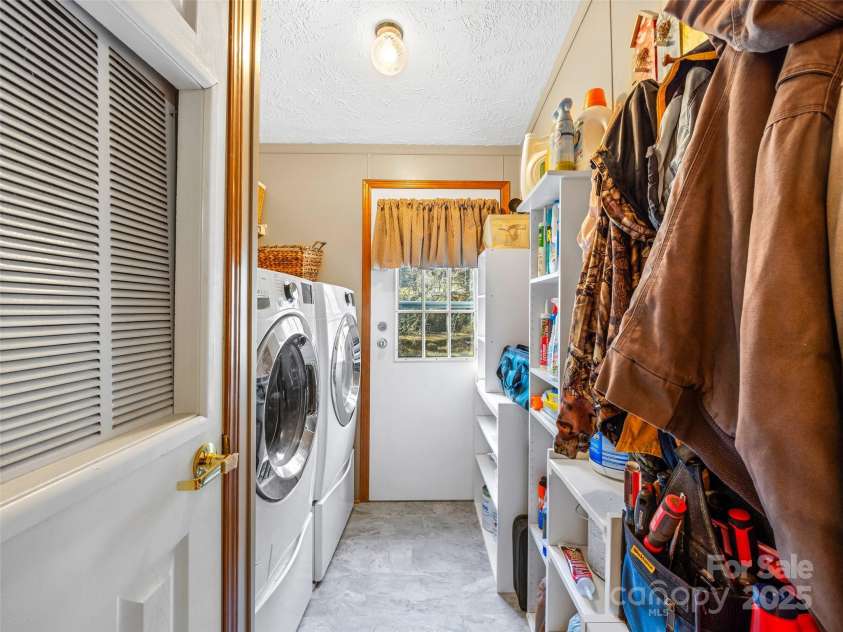 422 Battle Creek Road, Horse Shoe, NC 28742.  MLS# CAR4322878, YatesRealty ID 2196. 