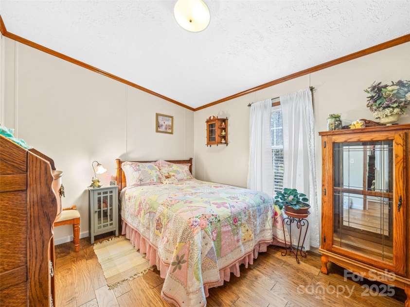 422 Battle Creek Road, Horse Shoe, NC 28742.  MLS# CAR4322878, YatesRealty ID 2196. 