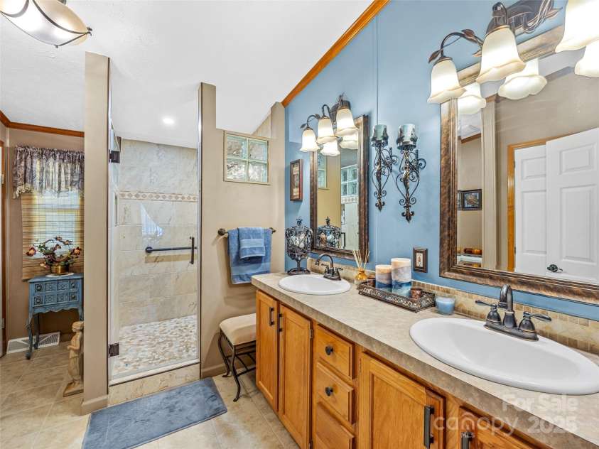 422 Battle Creek Road, Horse Shoe, NC 28742.  MLS# CAR4322878, YatesRealty ID 2196. 