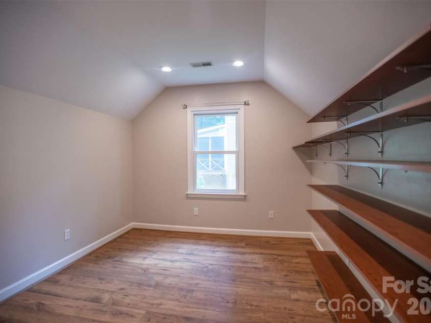1002 Windsor Drive, Asheville, NC 28803.  MLS# CAR4361534, YatesRealty ID 21960. Bonus/flex room
