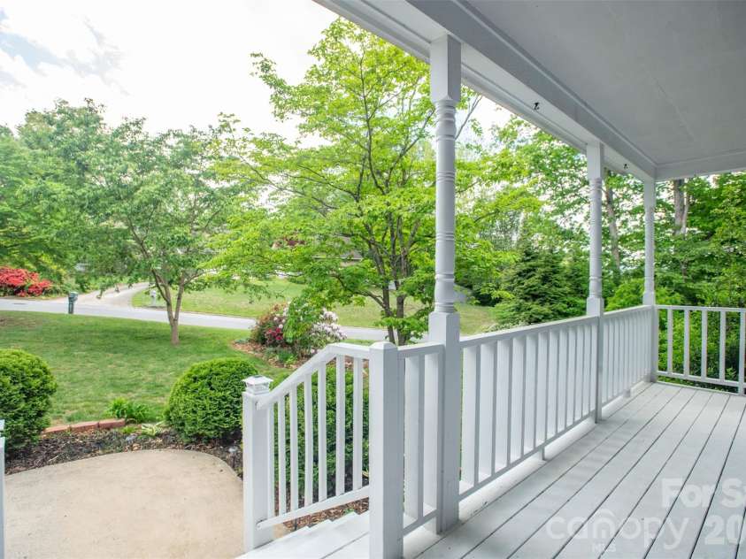 1002 Windsor Drive, Asheville, NC 28803.  MLS# CAR4361534, YatesRealty ID 21960. Front Porch