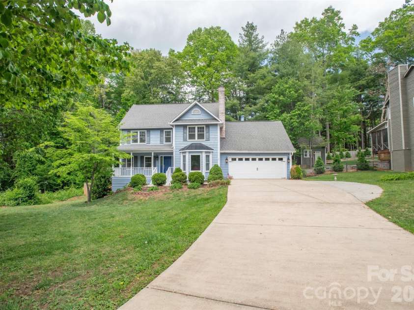 1002 Windsor Drive, Asheville, NC 28803.  MLS# CAR4413516, YatesRealty ID 21960. 