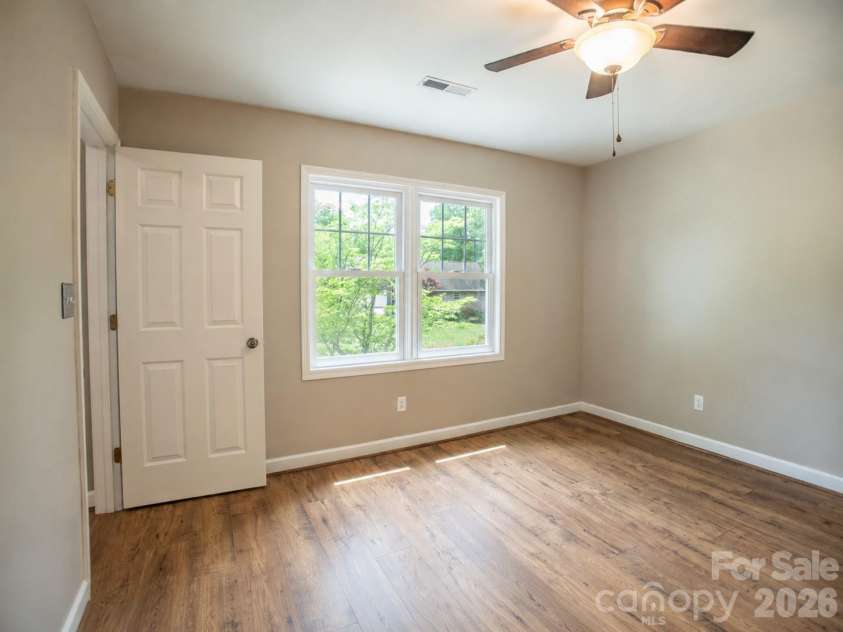 1002 Windsor Drive, Asheville, NC 28803.  MLS# CAR4413516, YatesRealty ID 21960. Bedroom