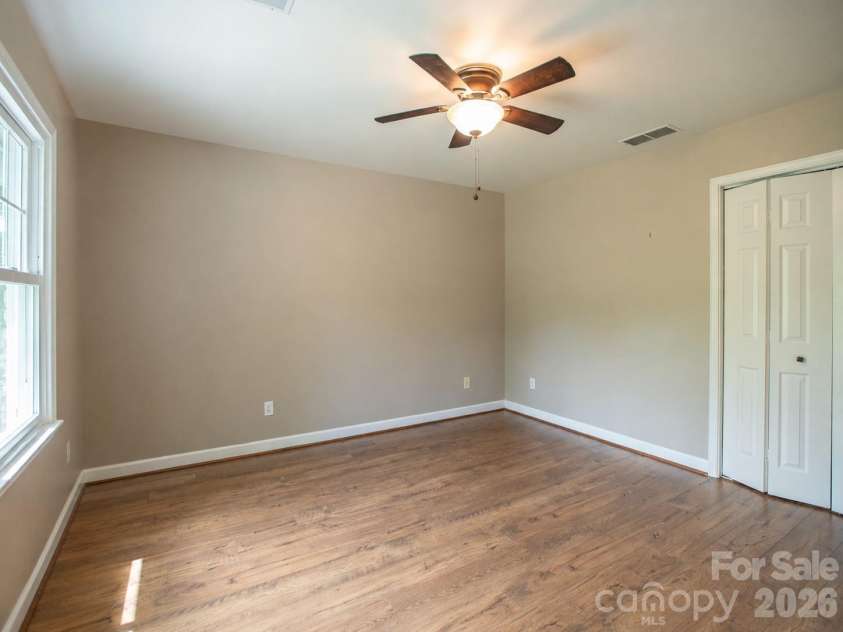 1002 Windsor Drive, Asheville, NC 28803.  MLS# CAR4413516, YatesRealty ID 21960. Bedroom