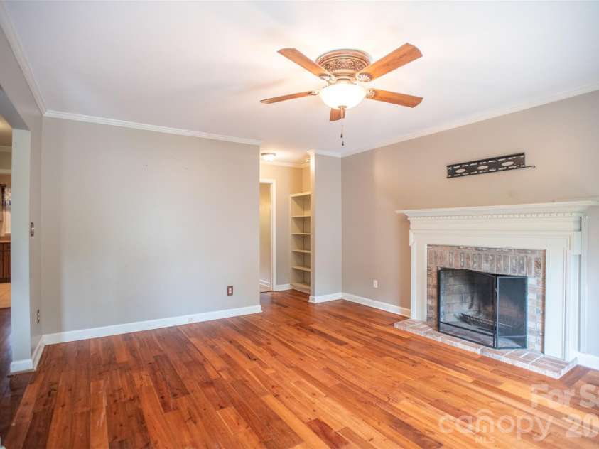 1002 Windsor Drive, Asheville, NC 28803.  MLS# CAR4413516, YatesRealty ID 21960. Den