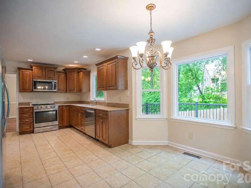 1002 Windsor Drive, Asheville, NC 28803.  MLS# CAR4413516, YatesRealty ID 21960. Kitchen