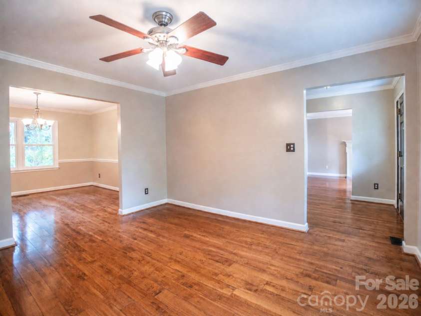 1002 Windsor Drive, Asheville, NC 28803.  MLS# CAR4413516, YatesRealty ID 21960. Primary bedroom