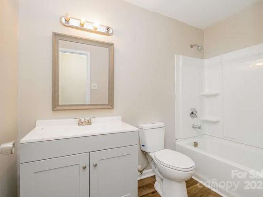 5323 Snow White Lane, Charlotte, NC 28213.  MLS# CAR4274921, YatesRealty ID 21961. 