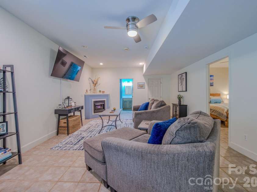 9 Double Eagle Drive, Weaverville, NC 28787.  MLS# CAR4367152, YatesRealty ID 21962. 