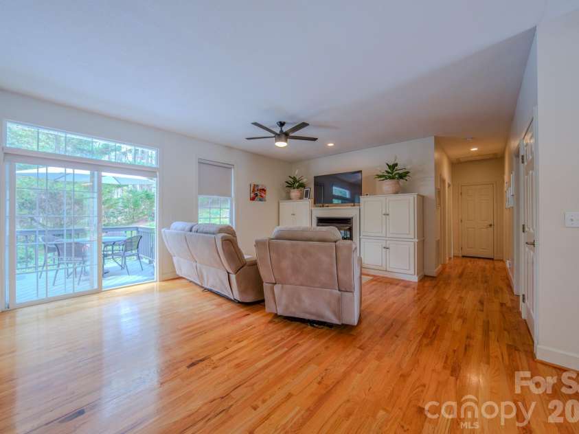 9 Double Eagle Drive, Weaverville, NC 28787.  MLS# CAR4367152, YatesRealty ID 21962. Living area
