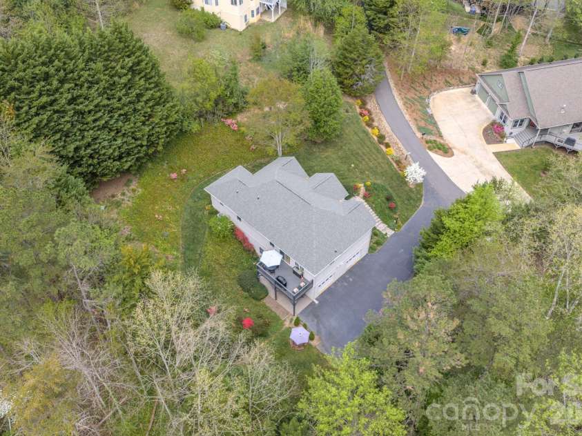 9 Double Eagle Drive, Weaverville, NC 28787.  MLS# CAR4367152, YatesRealty ID 21962. Over view