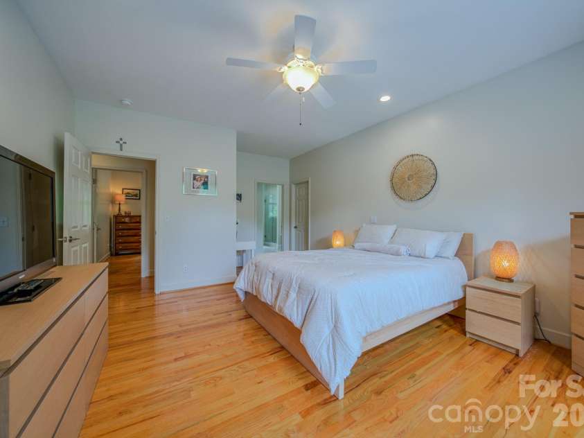 9 Double Eagle Drive, Weaverville, NC 28787.  MLS# CAR4367152, YatesRealty ID 21962. Primary bedroom