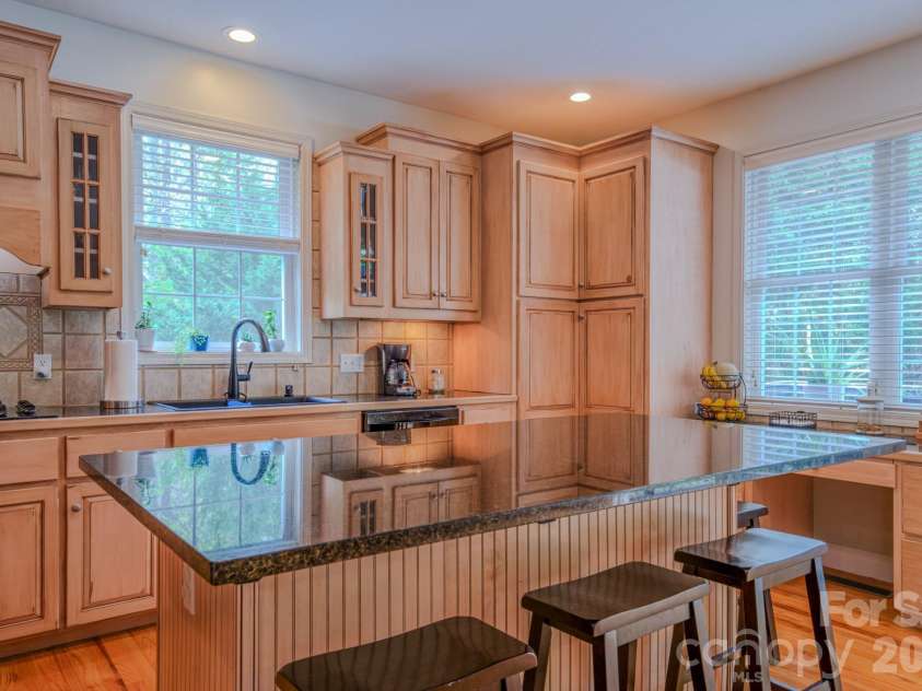 9 Double Eagle Drive, Weaverville, NC 28787.  MLS# CAR4367152, YatesRealty ID 21962. Spacious kitchen