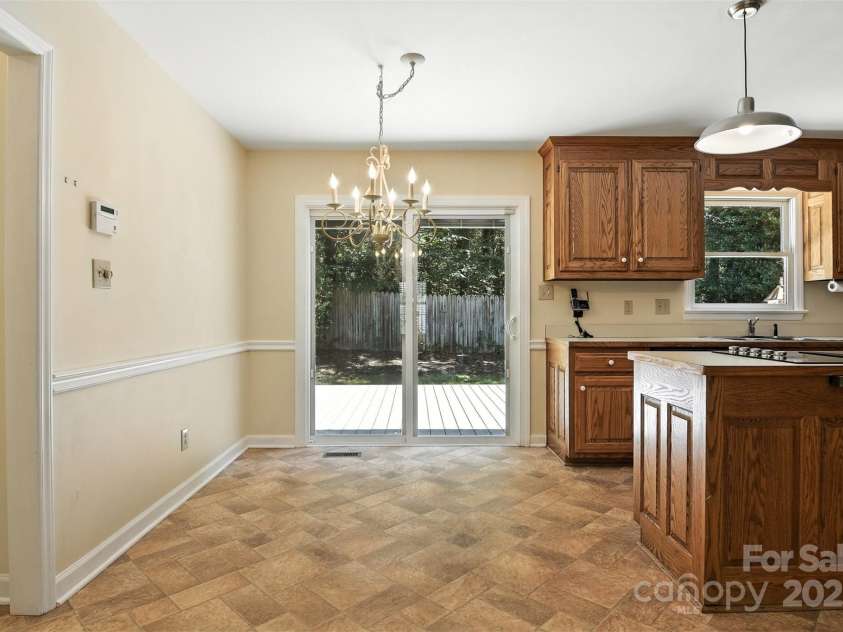 147 35th Avenue, Hickory, NC 28601.  MLS# CAR4259527, YatesRealty ID 21963. 