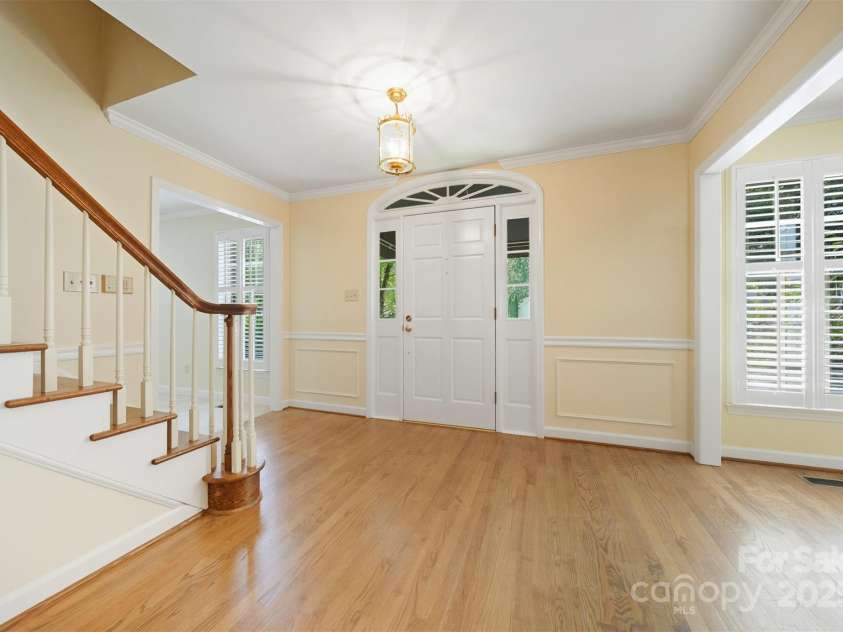 147 35th Avenue, Hickory, NC 28601.  MLS# CAR4259527, YatesRealty ID 21963. 