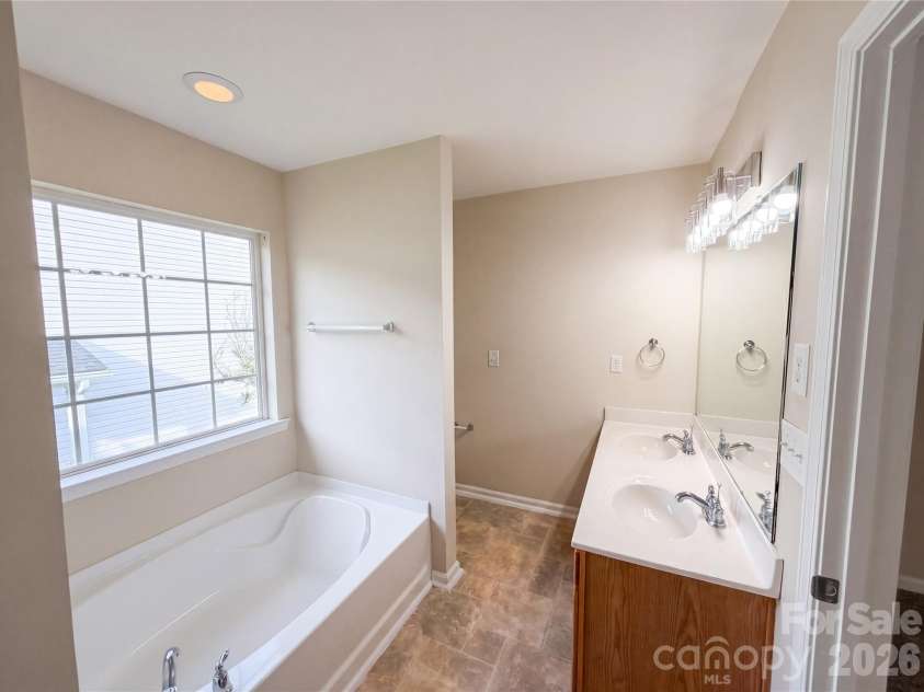 2779 Island Point Drive, Concord, NC 28027.  MLS# CAR4380249, YatesRealty ID 21964. 