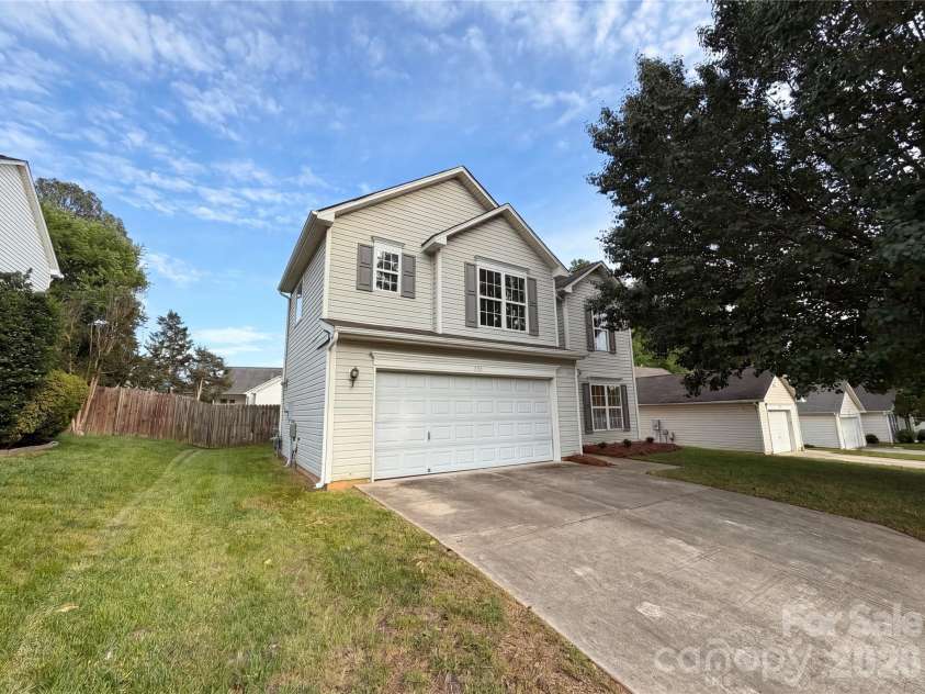 2779 Island Point Drive, Concord, NC 28027.  MLS# CAR4380249, YatesRealty ID 21964. 