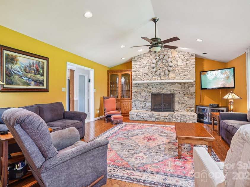 3381 Elaine Avenue, Lincolnton, NC 28092.  MLS# CAR4274962, YatesRealty ID 21964. Living Room