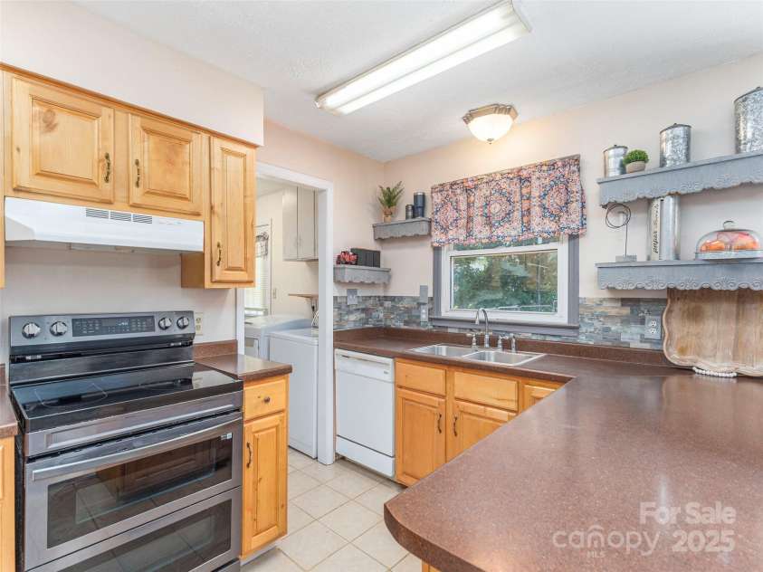 10 Estes Drive, Waynesville, NC 28786.  MLS# CAR4265558, YatesRealty ID 21965. 