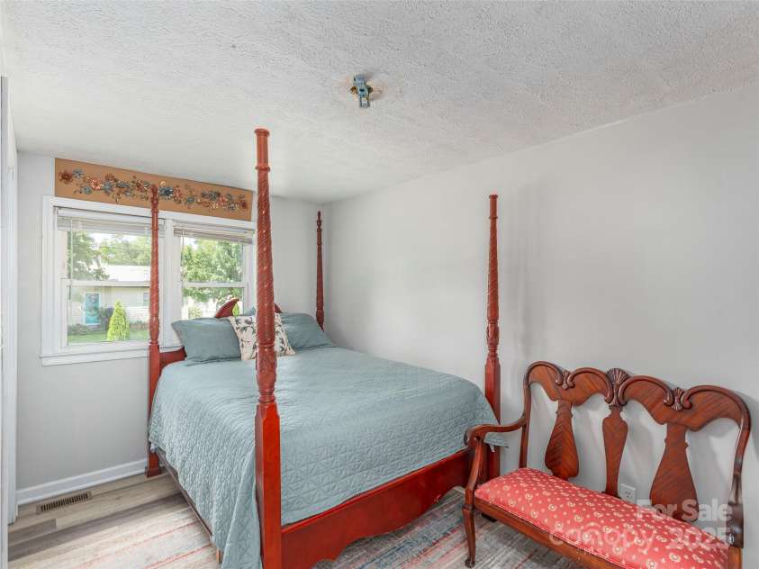 10 Estes Drive, Waynesville, NC 28786.  MLS# CAR4265558, YatesRealty ID 21965. 