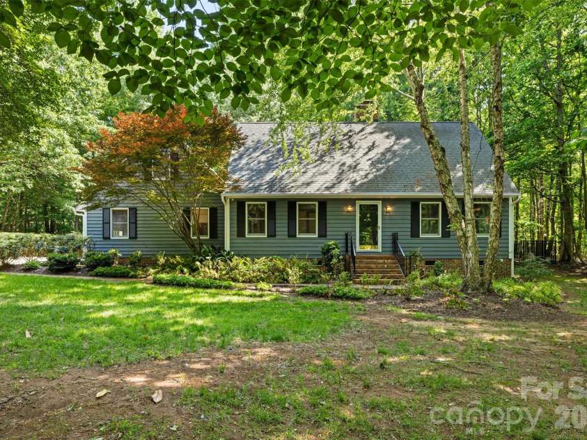 121 Kee Court, Waxhaw, NC 28173.  MLS# CAR4376762, YatesRealty ID 21965. 