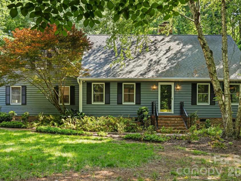 121 Kee Court, Waxhaw, NC 28173.  MLS# CAR4376762, YatesRealty ID 21965. 