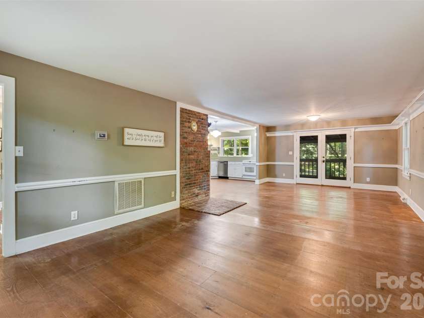121 Kee Court, Waxhaw, NC 28173.  MLS# CAR4376762, YatesRealty ID 21965. 