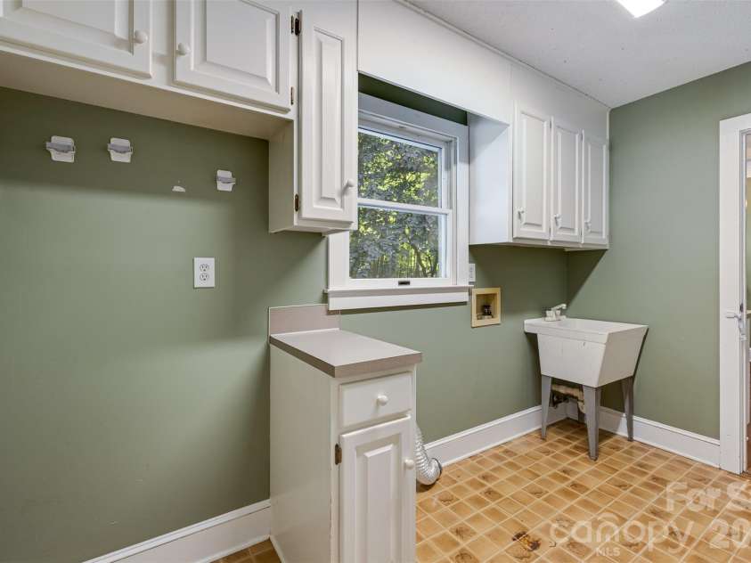 121 Kee Court, Waxhaw, NC 28173.  MLS# CAR4376762, YatesRealty ID 21965. 