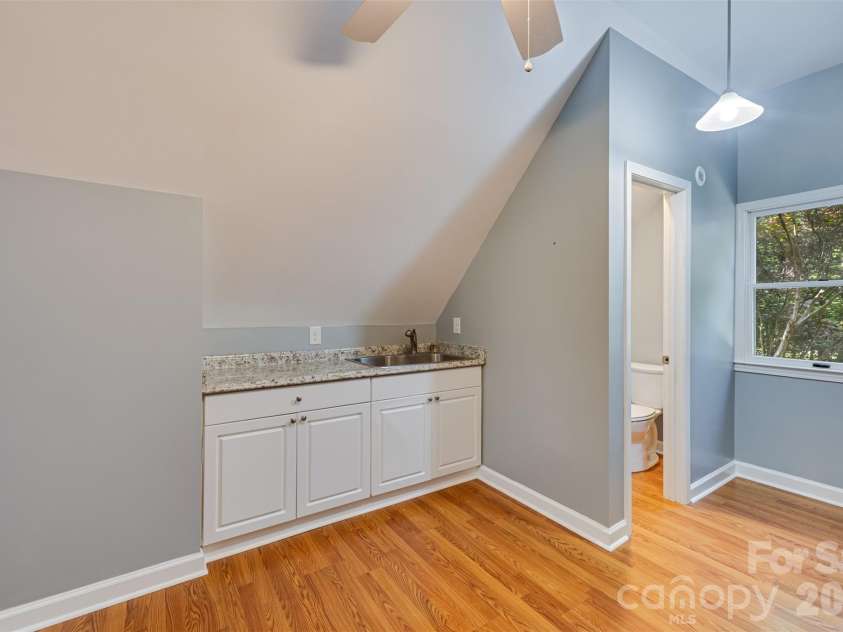 121 Kee Court, Waxhaw, NC 28173.  MLS# CAR4376762, YatesRealty ID 21965. 