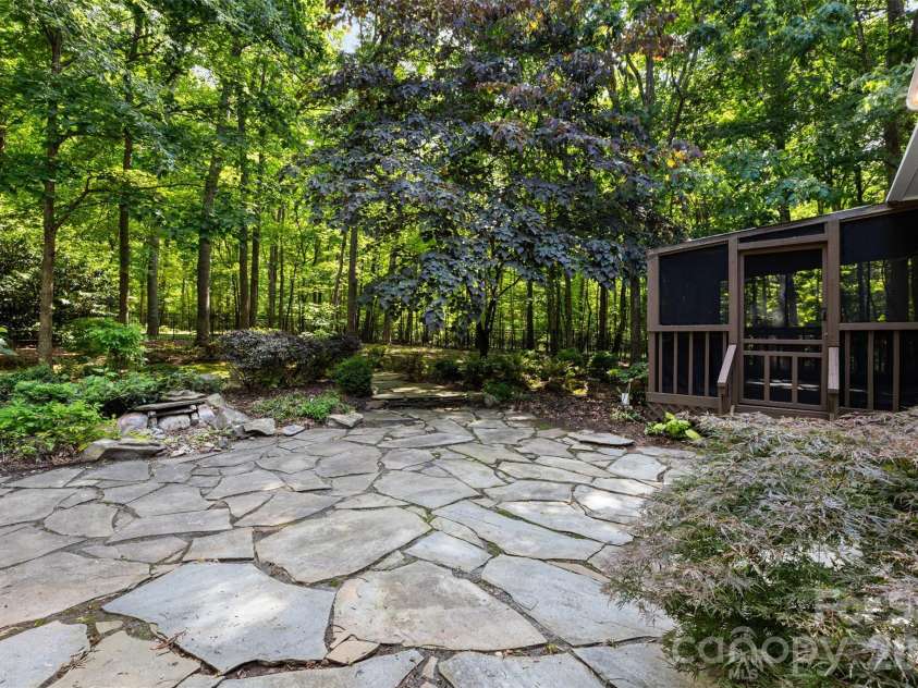121 Kee Court, Waxhaw, NC 28173.  MLS# CAR4376762, YatesRealty ID 21965. 