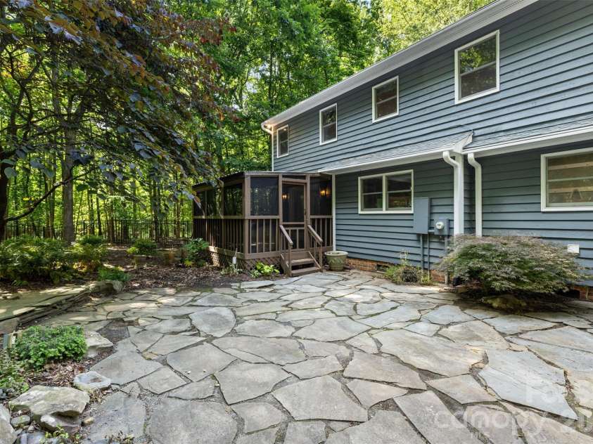 121 Kee Court, Waxhaw, NC 28173.  MLS# CAR4376762, YatesRealty ID 21965. 