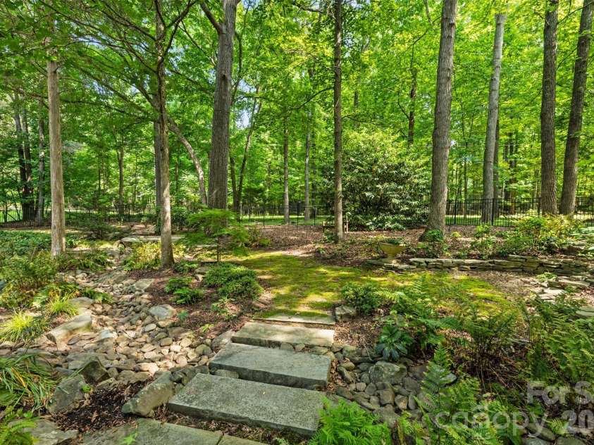 121 Kee Court, Waxhaw, NC 28173.  MLS# CAR4376762, YatesRealty ID 21965. 