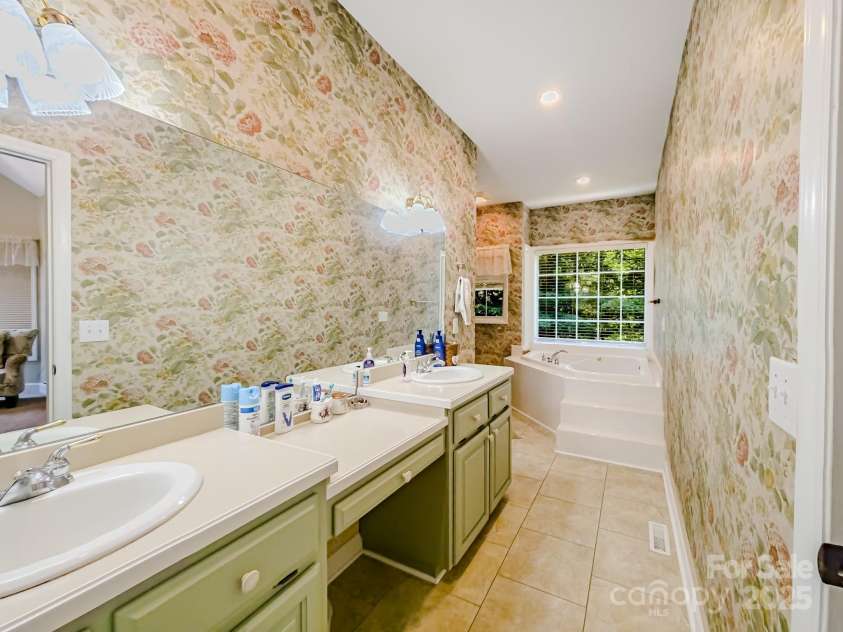 133 Sassafras Hill Drive, Rutherfordton, NC 28139.  MLS# CAR4274225, YatesRealty ID 21966. Primary Bathroom