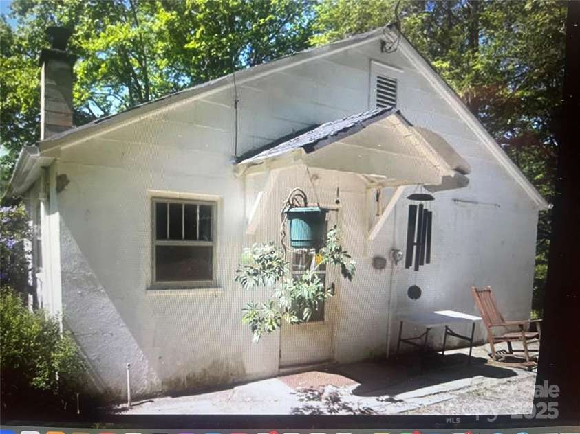 10 Old fort Road, Fairview, NC 28730.  MLS# CAR4275026, YatesRealty ID 21967. 