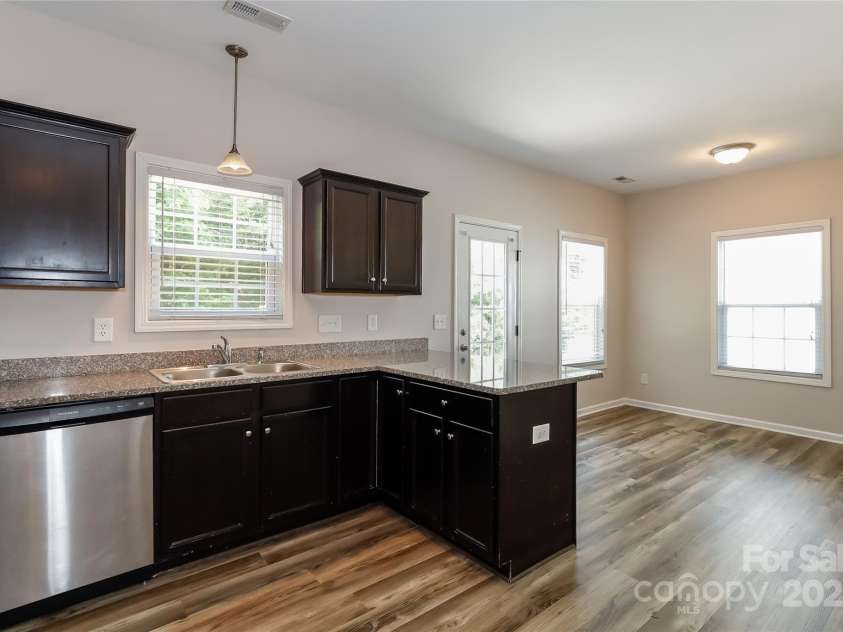 437 Danielle Way, Fort Mill, SC 29715.  MLS# CAR4275030, YatesRealty ID 21968. 