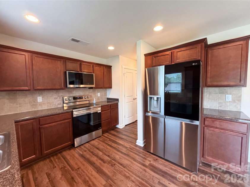 6612 Nathan Drive, Charlotte, NC 28269.  MLS# CAR4381352, YatesRealty ID 21968. 