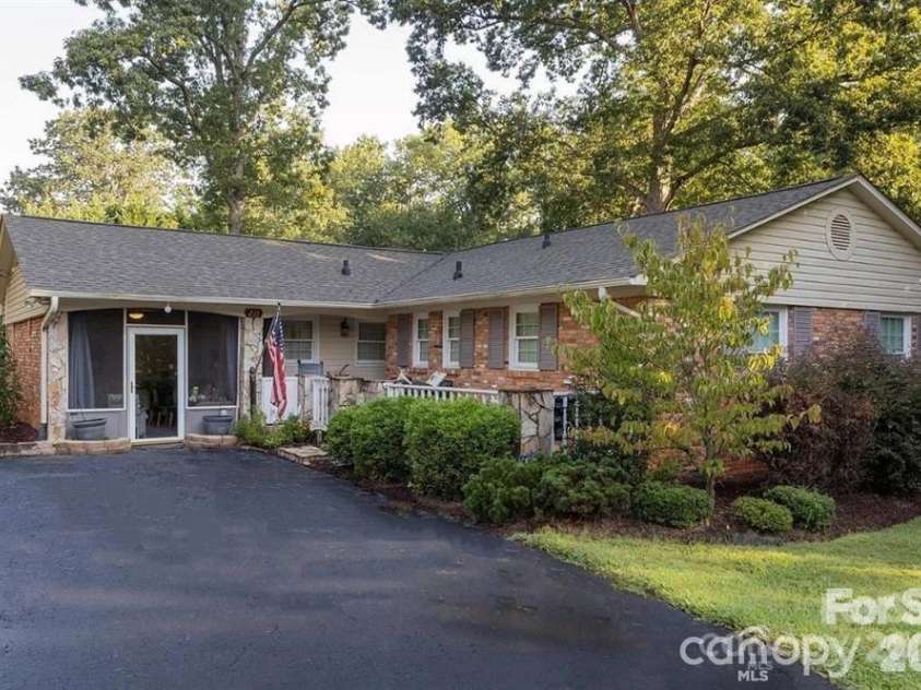 211 General Stonewall Jackson Drive, Stanley, NC 28164.  MLS# CAR4350614, YatesRealty ID 2197. 