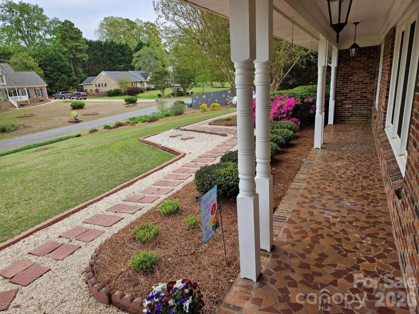3241 Tanglewood Drive, Rock Hill, SC 29732.  MLS# CAR4364602, YatesRealty ID 21970. 