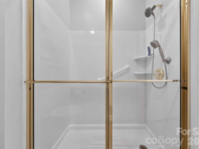 8437 Windsor Ridge Drive, Charlotte, NC 28277.  MLS# CAR4365812, YatesRealty ID 21971. 