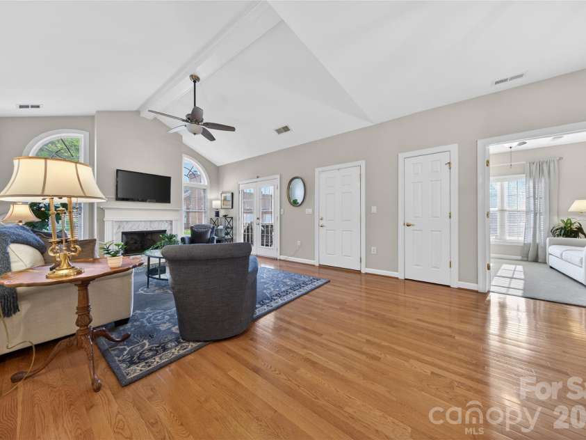 8437 Windsor Ridge Drive, Charlotte, NC 28277.  MLS# CAR4365812, YatesRealty ID 21971. Adjoining Study