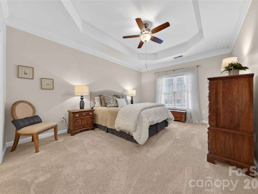 8437 Windsor Ridge Drive, Charlotte, NC 28277.  MLS# CAR4365812, YatesRealty ID 21971. Primary suite with tray ceiling