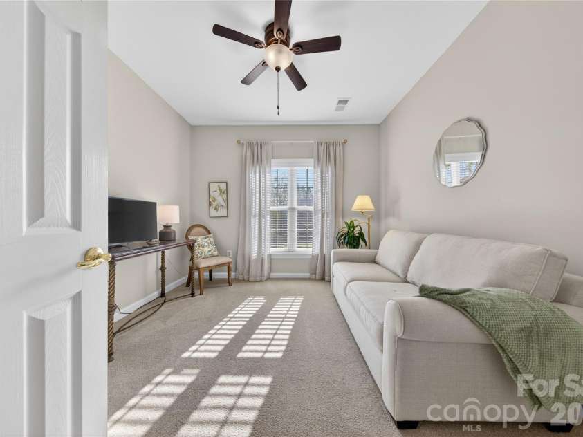 8437 Windsor Ridge Drive, Charlotte, NC 28277.  MLS# CAR4365812, YatesRealty ID 21971. Sunshine pours into Study