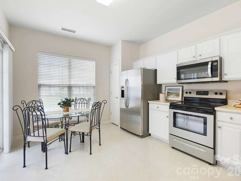 9220 Elrose Place, Charlotte, NC 28277.  MLS# CAR4355766, YatesRealty ID 21973. 