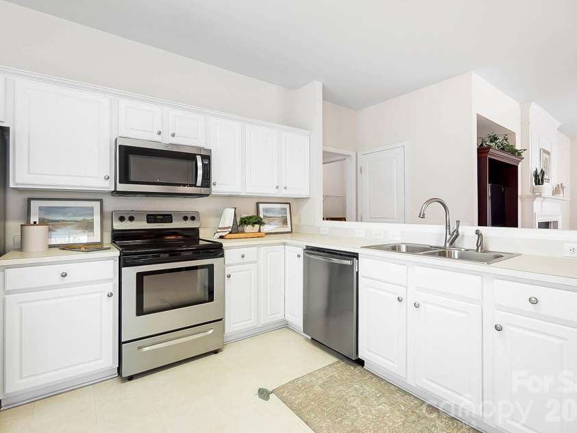 9220 Elrose Place, Charlotte, NC 28277.  MLS# CAR4355766, YatesRealty ID 21973. 