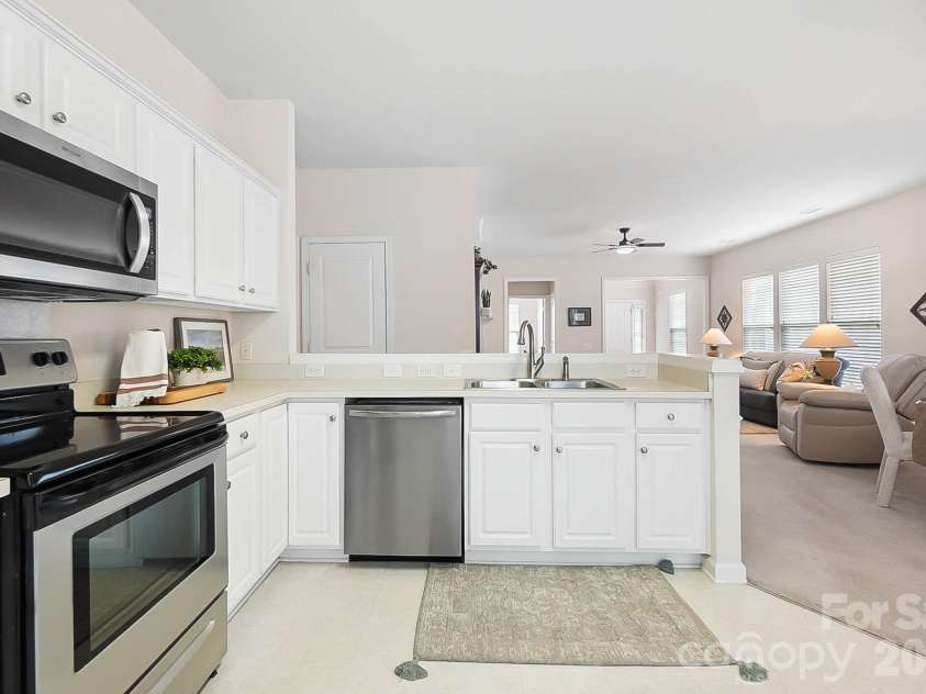 9220 Elrose Place, Charlotte, NC 28277.  MLS# CAR4355766, YatesRealty ID 21973. 