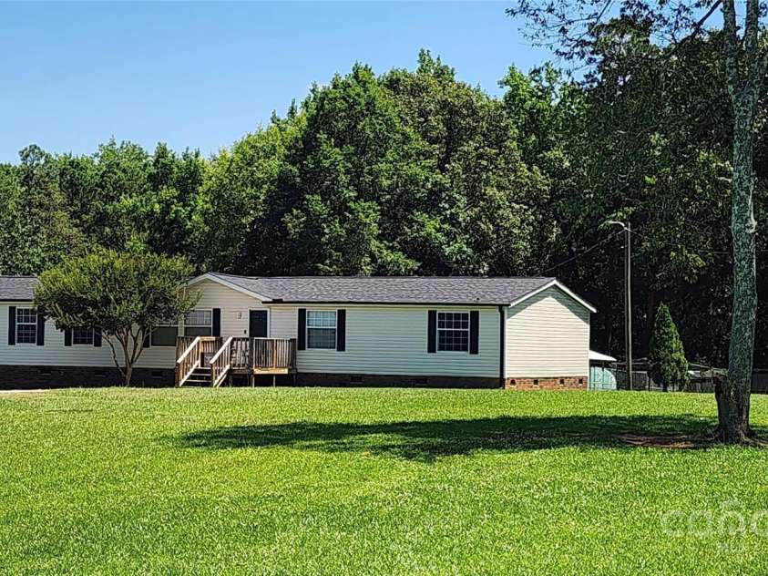 4688 Taxahaw Road, Lancaster, SC 29720.  MLS# CAR4273135, YatesRealty ID 21974. 