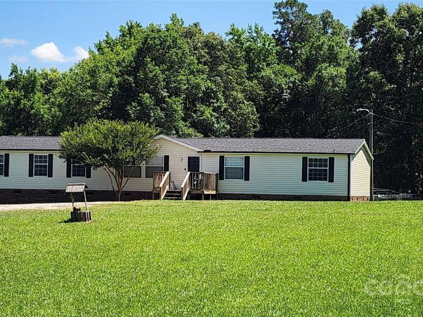 4688 Taxahaw Road, Lancaster, SC 29720.  MLS# CAR4273135, YatesRealty ID 21974. 